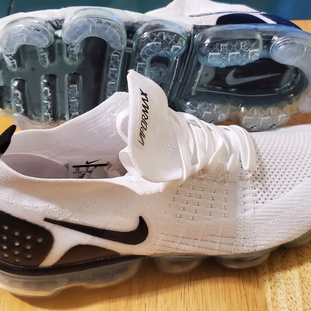 Nike VAPORMAX MEN SIZE 10 - Picture 4 of 4